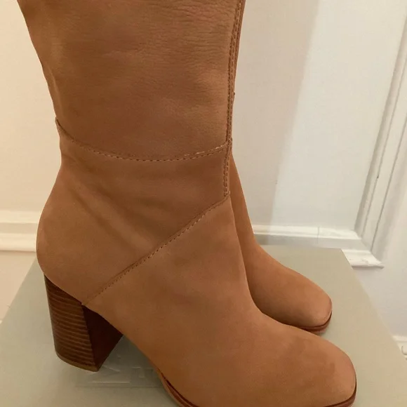 Dolce Vita Fynn knee-high boot in brown nubuck. Size 9 - Picture 6 of 14